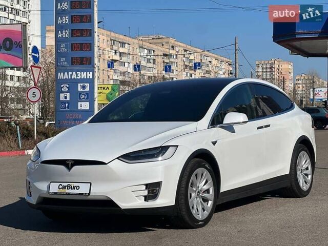Белый Тесла Модель Х, объемом двигателя 0 л и пробегом 78 тыс. км за 33500 $, фото 7 на Automoto.ua