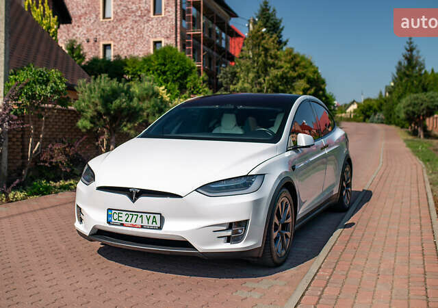 Белый Тесла Модель Х, объемом двигателя 0 л и пробегом 46 тыс. км за 39500 $, фото 6 на Automoto.ua