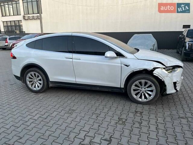 Білий Тесла Модель Х, об'ємом двигуна 0 л та пробігом 150 тис. км за 24999 $, фото 1 на Automoto.ua