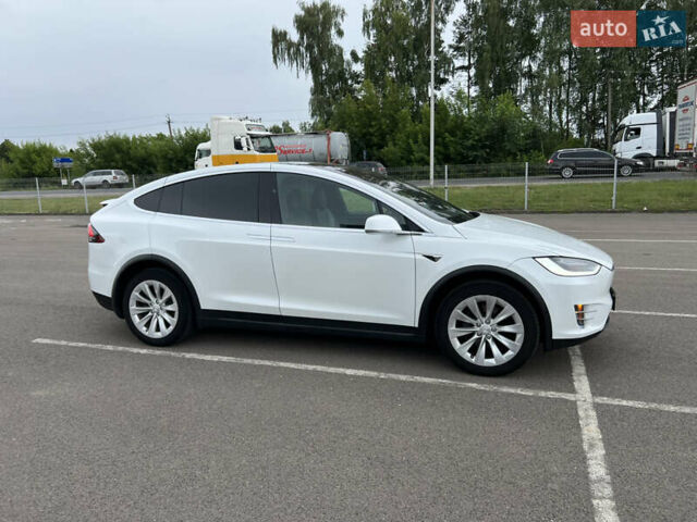 Белый Тесла Модель Х, объемом двигателя 0 л и пробегом 21 тыс. км за 28700 $, фото 5 на Automoto.ua