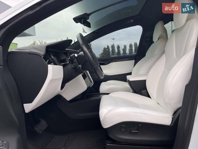 Тесла Модель Х 2019 у Києві на Automoto.ua Білий Тесла Модель Х, об'ємом двигуна 0 л та пробігом 123 тис. км за 33900 $, фото 21 на Automoto.ua