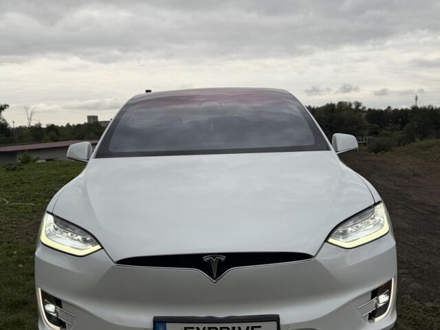 Білий Тесла Модель Х, об'ємом двигуна 0 л та пробігом 44 тис. км за 42500 $, фото 12 на Automoto.ua