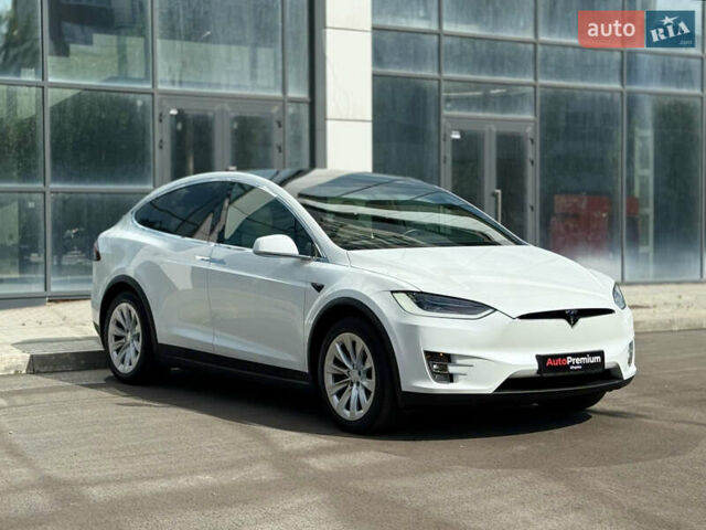 Білий Тесла Модель Х, об'ємом двигуна 0 л та пробігом 18 тис. км за 39000 $, фото 5 на Automoto.ua