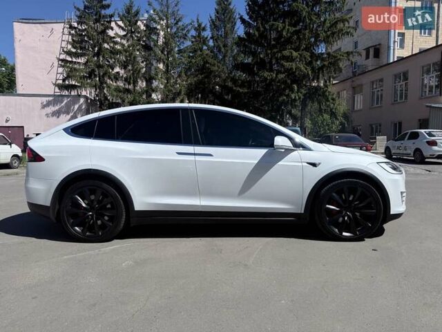 Белый Тесла Модель Х, объемом двигателя 0 л и пробегом 82 тыс. км за 42000 $, фото 8 на Automoto.ua