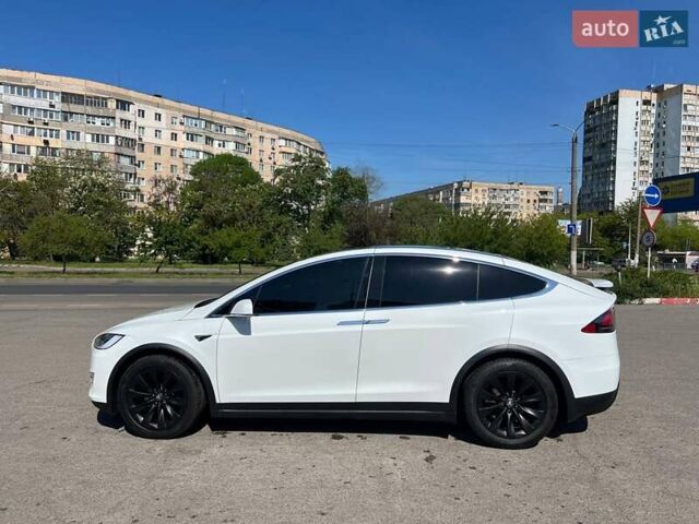 Белый Тесла Модель Х, объемом двигателя 0 л и пробегом 113 тыс. км за 33999 $, фото 8 на Automoto.ua