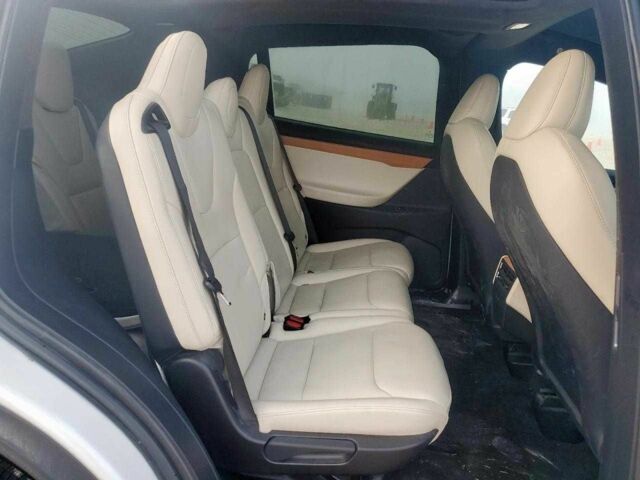 Білий Тесла Модель Х, об'ємом двигуна 0 л та пробігом 37 тис. км за 17000 $, фото 10 на Automoto.ua
