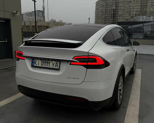 Белый Тесла Модель Х, объемом двигателя 0 л и пробегом 120 тыс. км за 31500 $, фото 8 на Automoto.ua