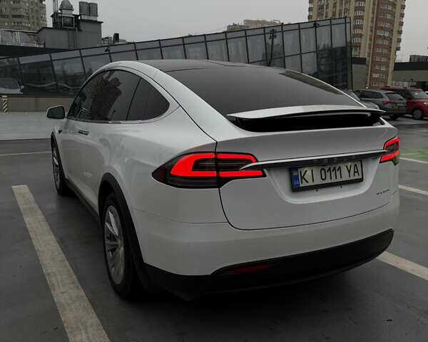 Белый Тесла Модель Х, объемом двигателя 0 л и пробегом 120 тыс. км за 31500 $, фото 7 на Automoto.ua