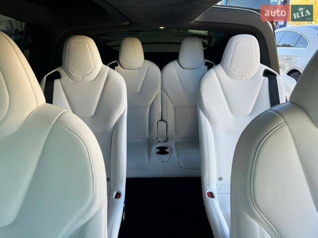 Белый Тесла Модель Х, объемом двигателя 0 л и пробегом 113 тыс. км за 33900 $, фото 23 на Automoto.ua