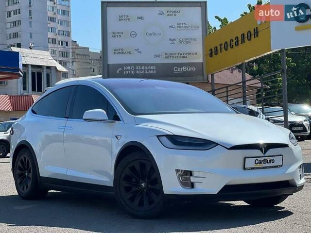 Білий Тесла Модель Х, об'ємом двигуна 0 л та пробігом 113 тис. км за 33999 $, фото 1 на Automoto.ua