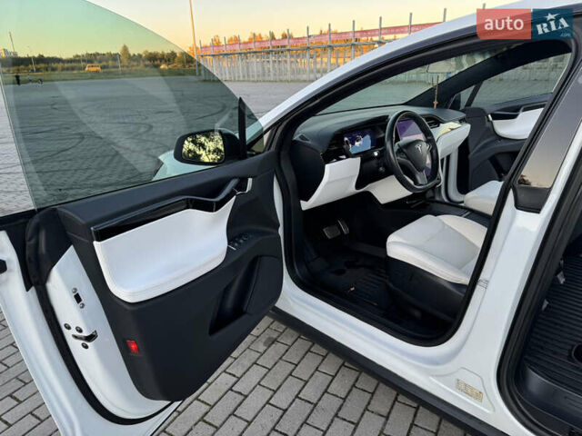 Белый Тесла Модель Х, объемом двигателя 0 л и пробегом 108 тыс. км за 48900 $, фото 21 на Automoto.ua