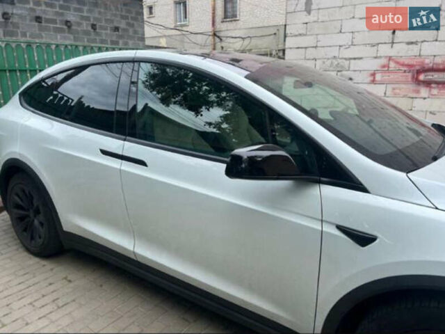 Белый Тесла Модель Х, объемом двигателя 0 л и пробегом 149 тыс. км за 33000 $, фото 10 на Automoto.ua