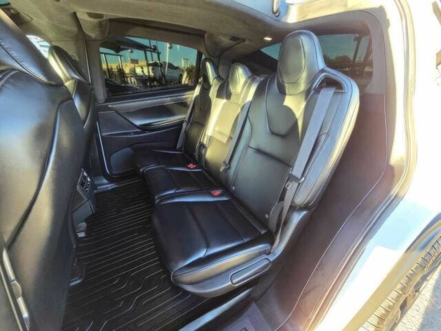 Білий Тесла Модель Х, об'ємом двигуна 0 л та пробігом 46 тис. км за 11225 $, фото 10 на Automoto.ua