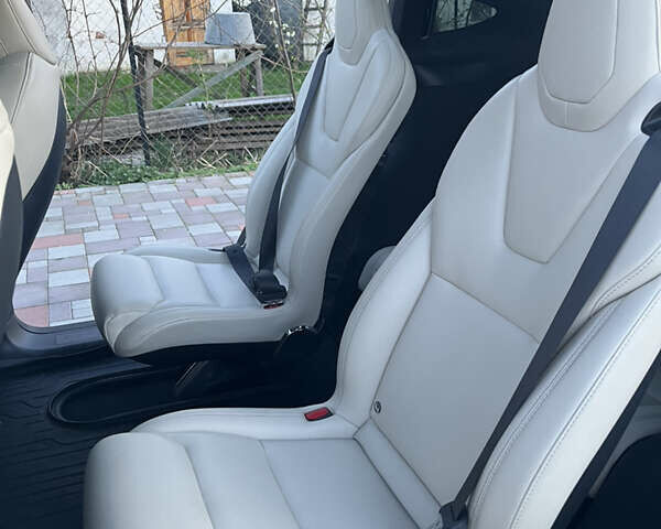 Білий Тесла Модель Х, об'ємом двигуна 0 л та пробігом 58 тис. км за 45000 $, фото 6 на Automoto.ua