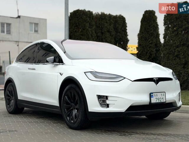 Белый Тесла Модель Х, объемом двигателя 0 л и пробегом 74 тыс. км за 33500 $, фото 15 на Automoto.ua