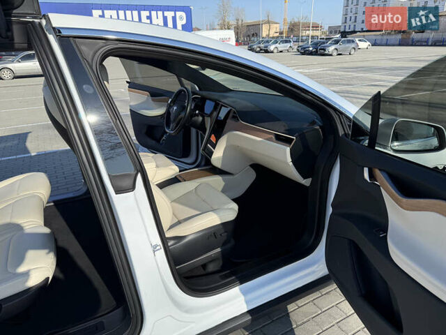 Білий Тесла Модель Х, об'ємом двигуна 0 л та пробігом 90 тис. км за 31900 $, фото 12 на Automoto.ua