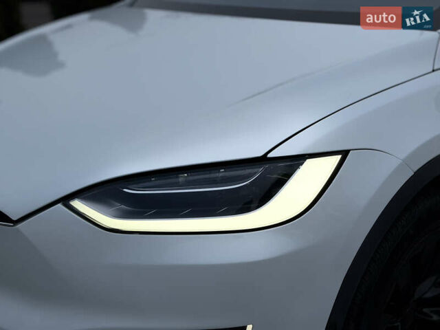 Белый Тесла Модель Х, объемом двигателя 0 л и пробегом 74 тыс. км за 33500 $, фото 6 на Automoto.ua