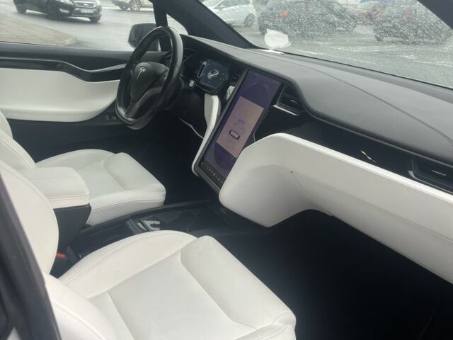 Белый Тесла Модель Х, объемом двигателя 0 л и пробегом 174 тыс. км за 29900 $, фото 4 на Automoto.ua