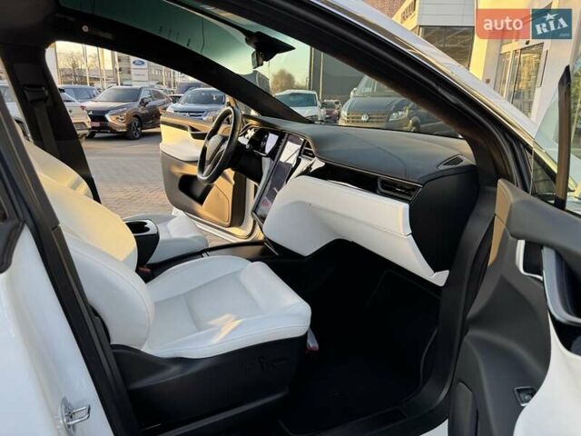 Тесла Модель Х 2020 у Чернівцях на Automoto.ua Білий Тесла Модель Х, об'ємом двигуна 0 л та пробігом 28 тис. км за 34900 $, фото 25 на Automoto.ua