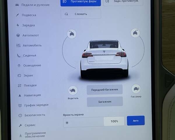 Белый Тесла Модель Х, объемом двигателя 0 л и пробегом 97 тыс. км за 37000 $, фото 21 на Automoto.ua