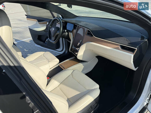Білий Тесла Модель Х, об'ємом двигуна 0 л та пробігом 90 тис. км за 31900 $, фото 16 на Automoto.ua