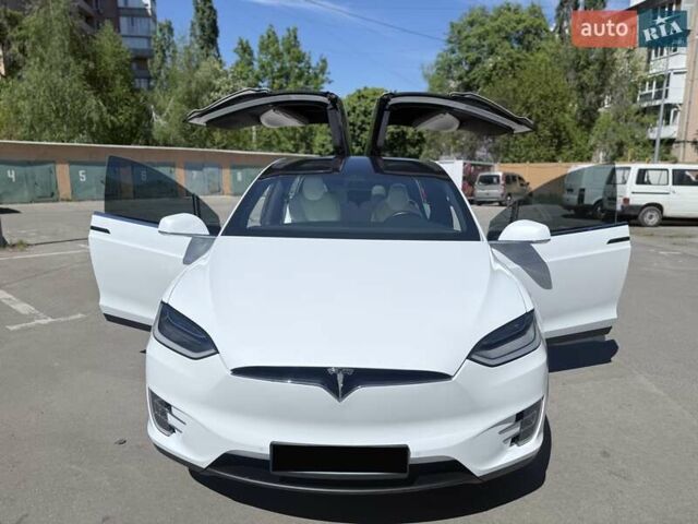 Белый Тесла Модель Х, объемом двигателя 0 л и пробегом 82 тыс. км за 42000 $, фото 20 на Automoto.ua