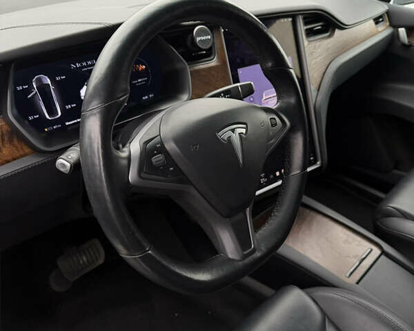 Белый Тесла Модель Х, объемом двигателя 0 л и пробегом 120 тыс. км за 31500 $, фото 1 на Automoto.ua