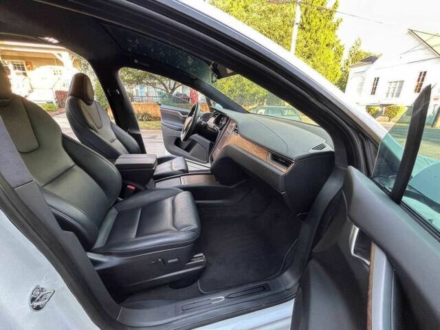 Білий Тесла Модель Х, об'ємом двигуна 0 л та пробігом 30 тис. км за 25500 $, фото 7 на Automoto.ua