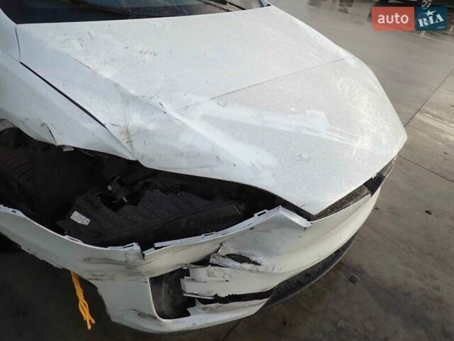 Белый Тесла Модель Х, объемом двигателя 0 л и пробегом 80 тыс. км за 24000 $, фото 10 на Automoto.ua