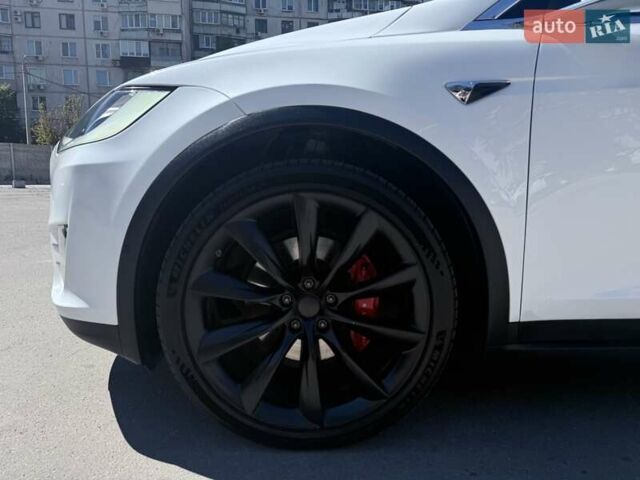 Белый Тесла Модель Х, объемом двигателя 0 л и пробегом 82 тыс. км за 42000 $, фото 29 на Automoto.ua