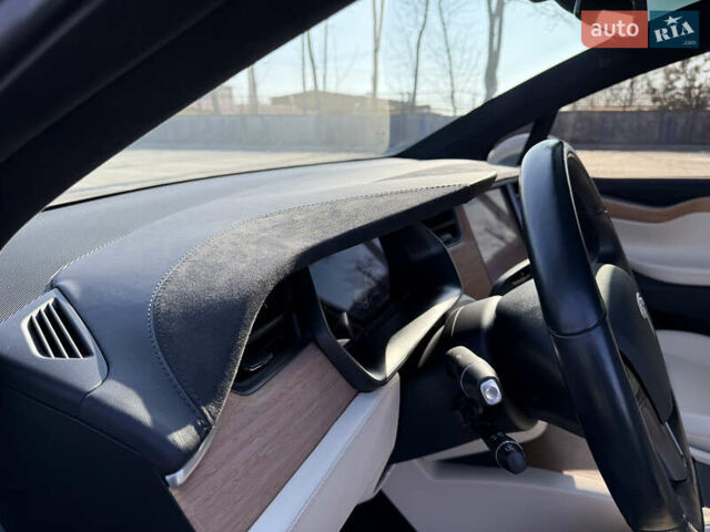 Белый Тесла Модель Х, объемом двигателя 0 л и пробегом 86 тыс. км за 29000 $, фото 47 на Automoto.ua