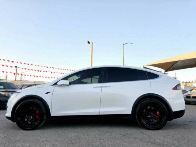 Білий Тесла Модель Х, об'ємом двигуна 0 л та пробігом 46 тис. км за 11225 $, фото 4 на Automoto.ua