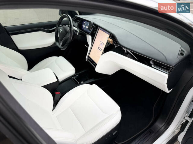 Белый Тесла Модель Х, объемом двигателя 0 л и пробегом 74 тыс. км за 33500 $, фото 36 на Automoto.ua