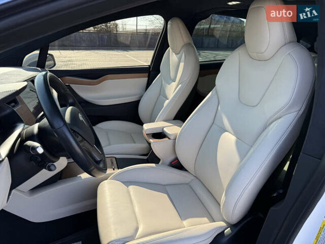 Білий Тесла Модель Х, об'ємом двигуна 0 л та пробігом 86 тис. км за 32900 $, фото 46 на Automoto.ua