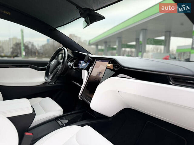 Белый Тесла Модель Х, объемом двигателя 0 л и пробегом 74 тыс. км за 33500 $, фото 37 на Automoto.ua