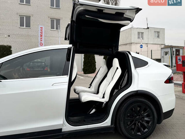 Белый Тесла Модель Х, объемом двигателя 0 л и пробегом 74 тыс. км за 33500 $, фото 25 на Automoto.ua