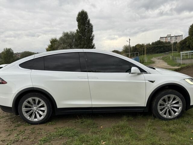 Білий Тесла Модель Х, об'ємом двигуна 0 л та пробігом 44 тис. км за 42500 $, фото 6 на Automoto.ua