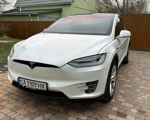 Белый Тесла Модель Х, объемом двигателя 0 л и пробегом 45 тыс. км за 61000 $, фото 20 на Automoto.ua