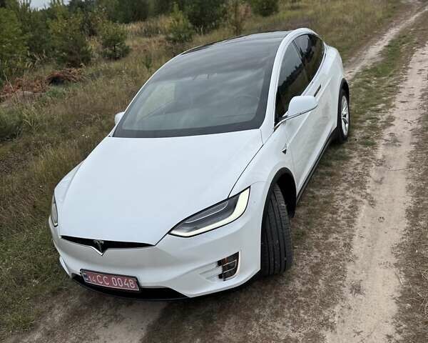 Білий Тесла Модель Х, об'ємом двигуна 0 л та пробігом 82 тис. км за 35000 $, фото 7 на Automoto.ua