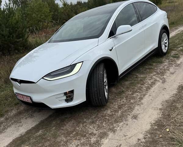 Білий Тесла Модель Х, об'ємом двигуна 0 л та пробігом 82 тис. км за 35000 $, фото 9 на Automoto.ua