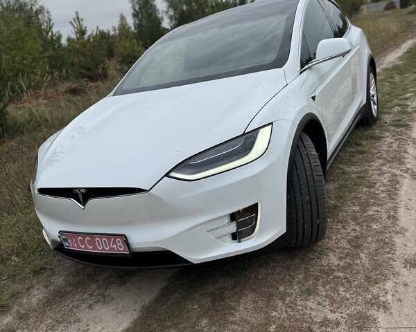 Білий Тесла Модель Х, об'ємом двигуна 0 л та пробігом 82 тис. км за 35000 $, фото 4 на Automoto.ua