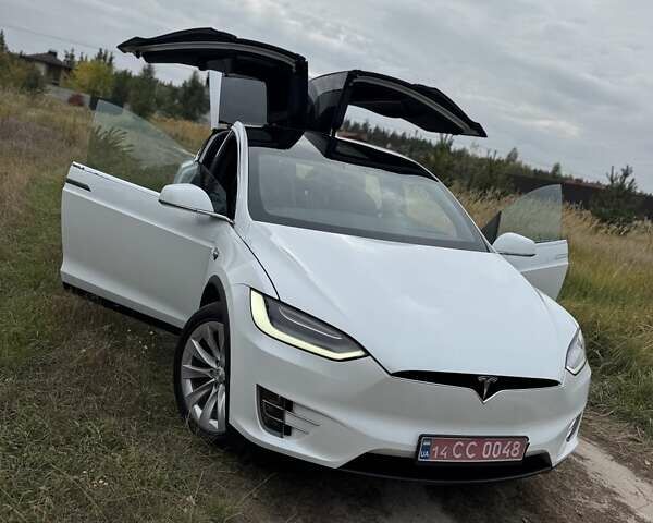 Білий Тесла Модель Х, об'ємом двигуна 0 л та пробігом 82 тис. км за 35000 $, фото 19 на Automoto.ua