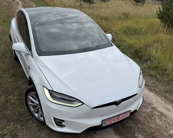 Білий Тесла Модель Х, об'ємом двигуна 0 л та пробігом 82 тис. км за 35000 $, фото 12 на Automoto.ua