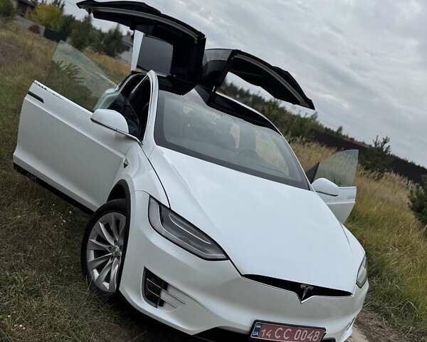 Білий Тесла Модель Х, об'ємом двигуна 0 л та пробігом 82 тис. км за 35000 $, фото 5 на Automoto.ua