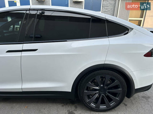 Білий Тесла Модель Х, об'ємом двигуна 0 л та пробігом 48 тис. км за 44000 $, фото 5 на Automoto.ua