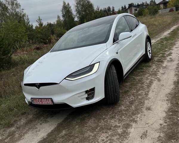 Білий Тесла Модель Х, об'ємом двигуна 0 л та пробігом 82 тис. км за 35000 $, фото 10 на Automoto.ua