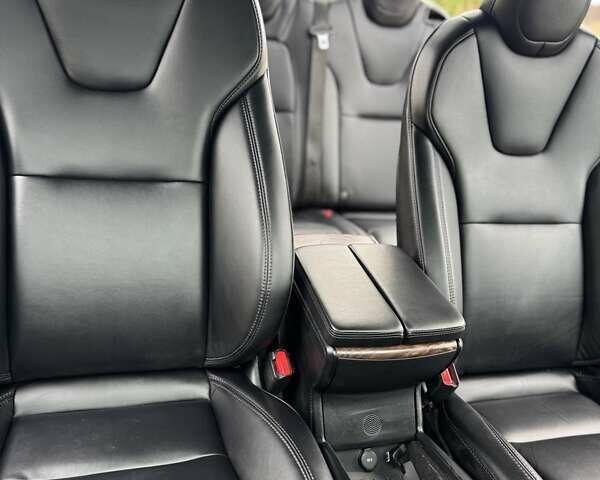 Білий Тесла Модель Х, об'ємом двигуна 0 л та пробігом 82 тис. км за 35000 $, фото 47 на Automoto.ua