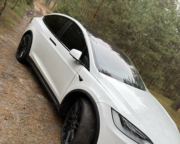 Білий Тесла Модель Х, об'ємом двигуна 0 л та пробігом 70 тис. км за 52500 $, фото 5 на Automoto.ua