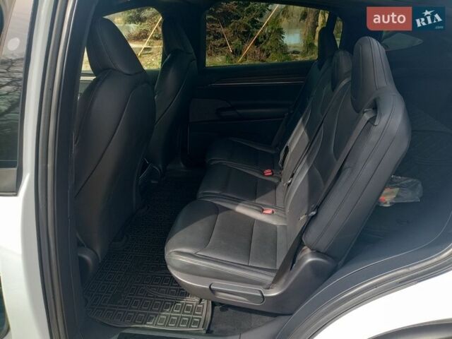 Белый Тесла Модель Х, объемом двигателя 0 л и пробегом 23 тыс. км за 49900 $, фото 6 на Automoto.ua