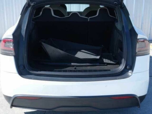 Белый Тесла Модель Х, объемом двигателя 0 л и пробегом 45 тыс. км за 21200 $, фото 7 на Automoto.ua